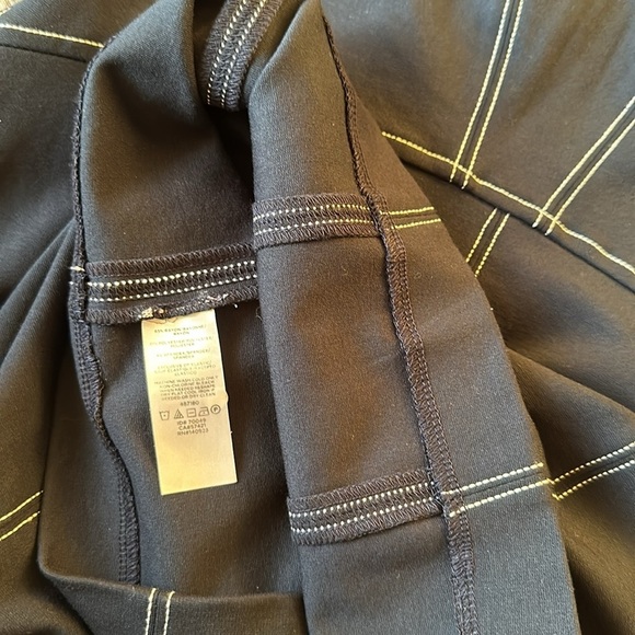 Ann Taylor Factory Navy white thread stretchy sleeveless zip-back size 8 - Picture 9 of 9